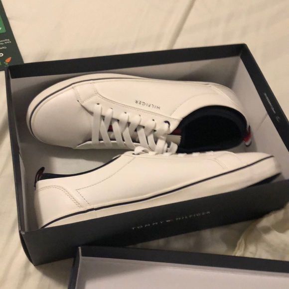 Tommy HilFiger white shoes size 11.5 - Picture 1 of 2